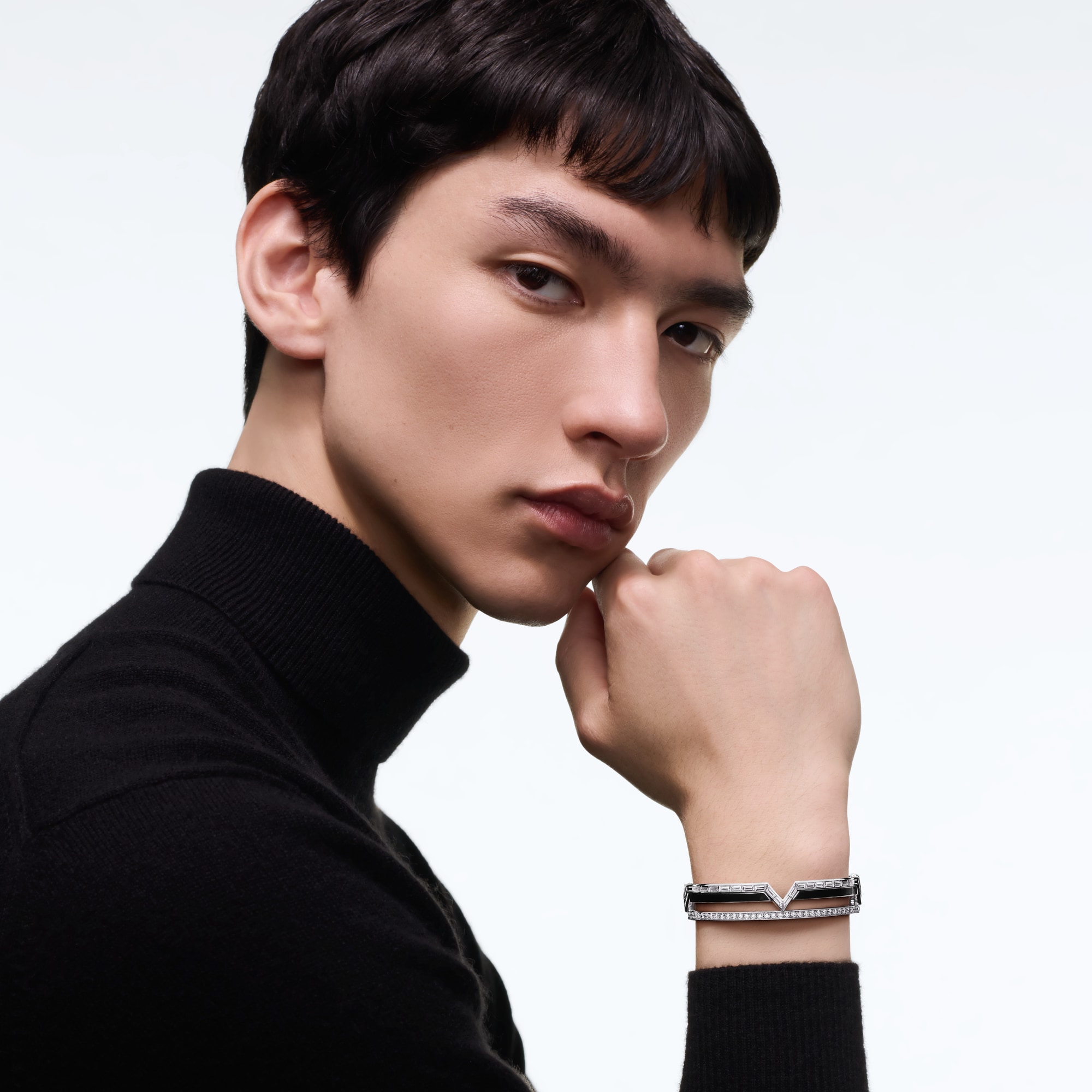 ブレスレット ピュア V(ホワイトゴールド×ブラックラッカー